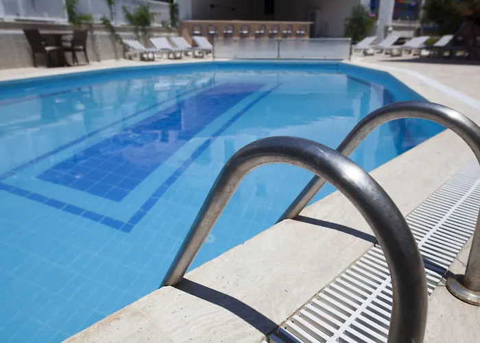 One Day מלון